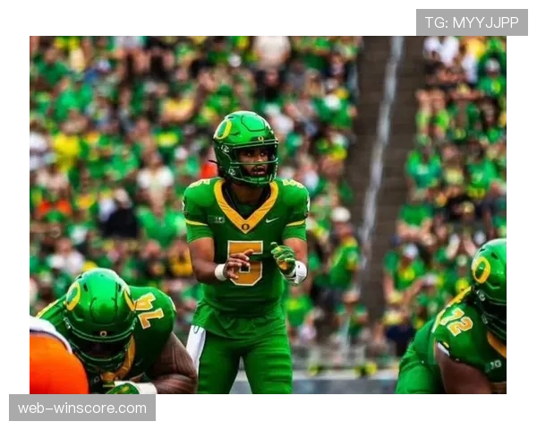 俄勒冈大学四分卫丹特·摩尔权衡NFL选秀，留队决定影响球队布局